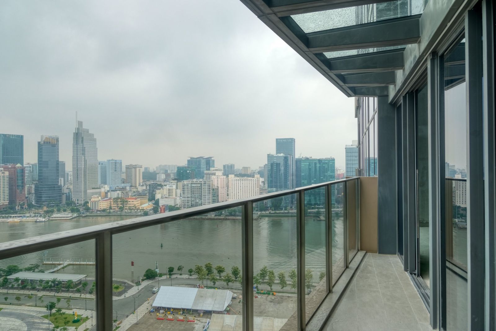 View Bitexco từ căn hộ Loft Opera Residence